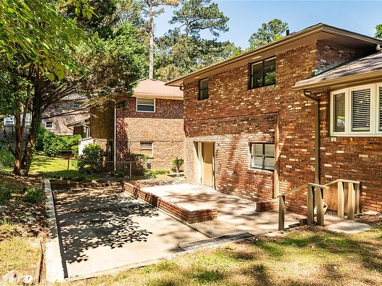 1947 Farris Dr — Photo 31