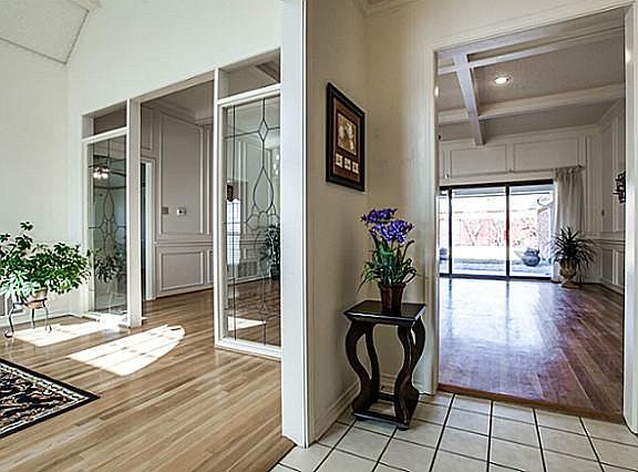 4th image of 2209 Burgundy Dr