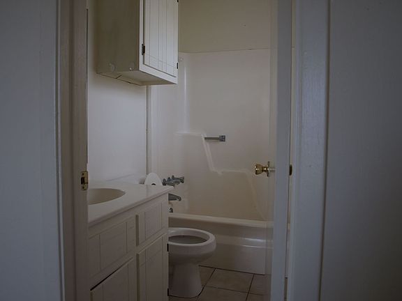 5th image of 217 W Gruver Cir