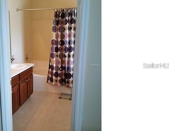 3rd image of 781 Hacienda Cir