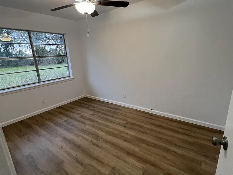 309 S Park St — Photo 5