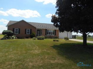 1956 Riverview Dr, Defiance, OH 43512