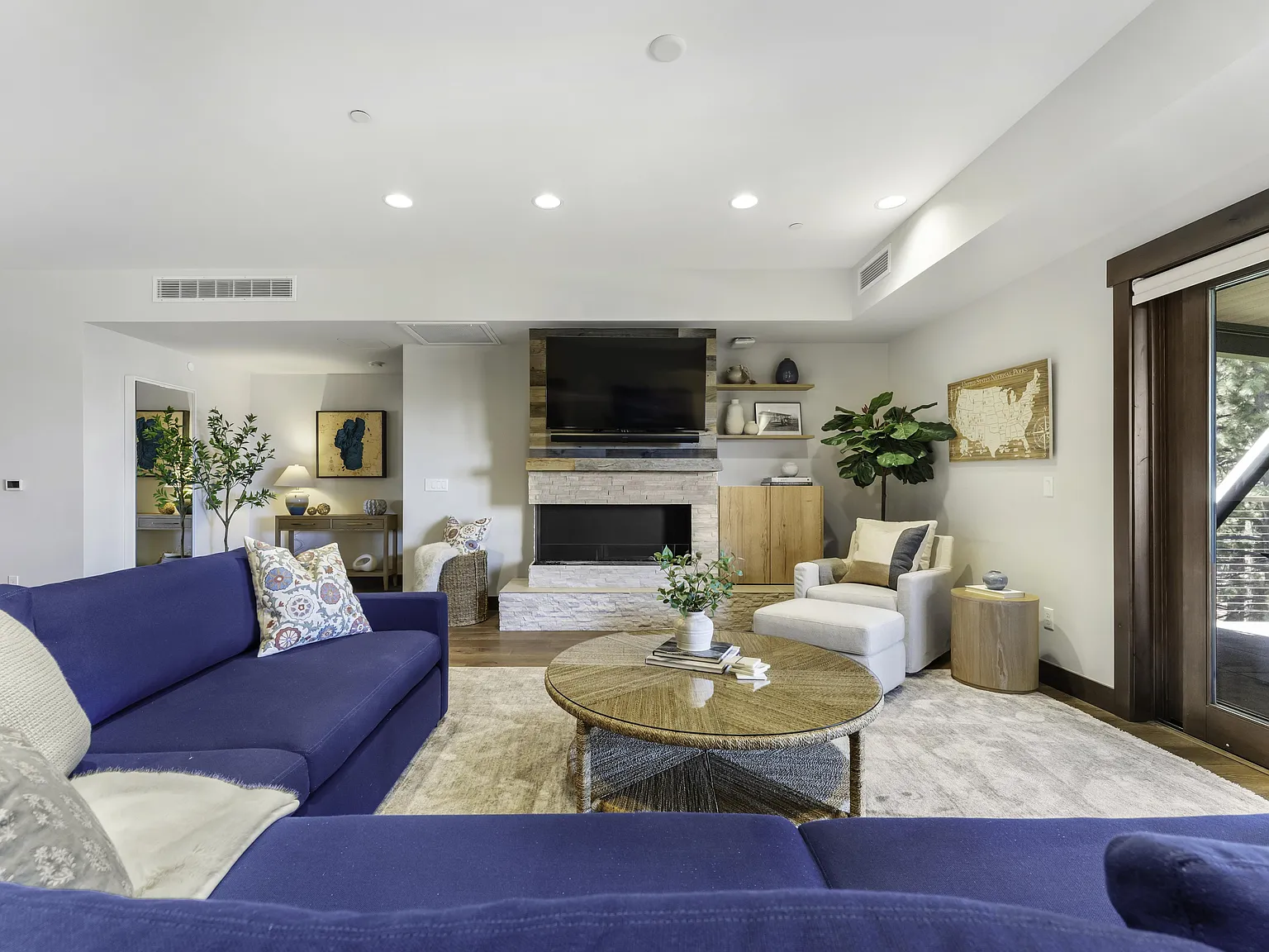 4 bed, 2775 sqft, $30,000 — Photo 2