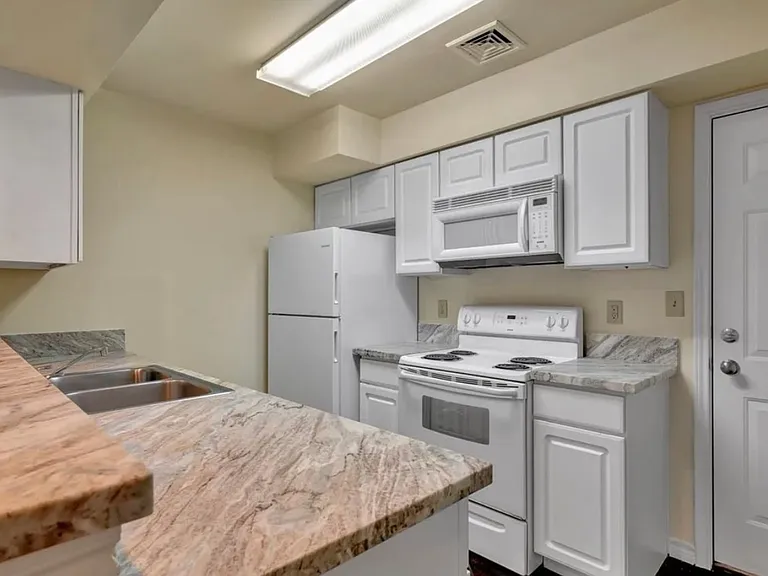 3132 Everwood Trl — Photo 6