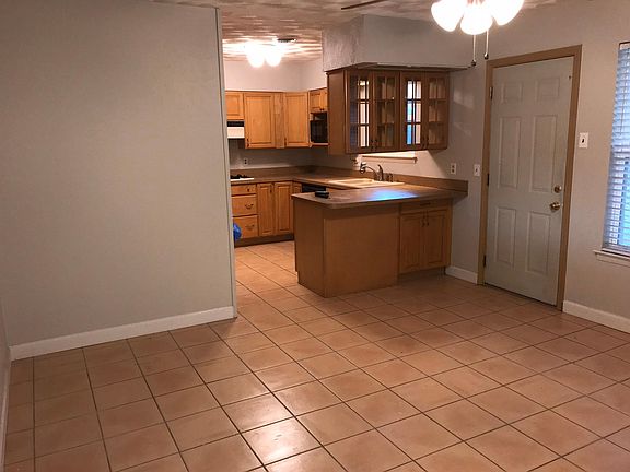 4th image of 618 Fairview Dr