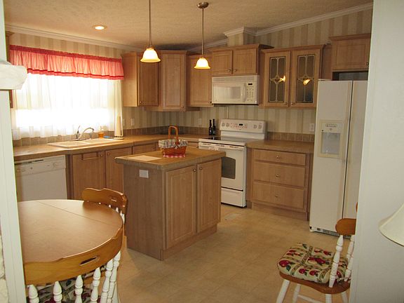 4th image of 2642 Rebecca Ln