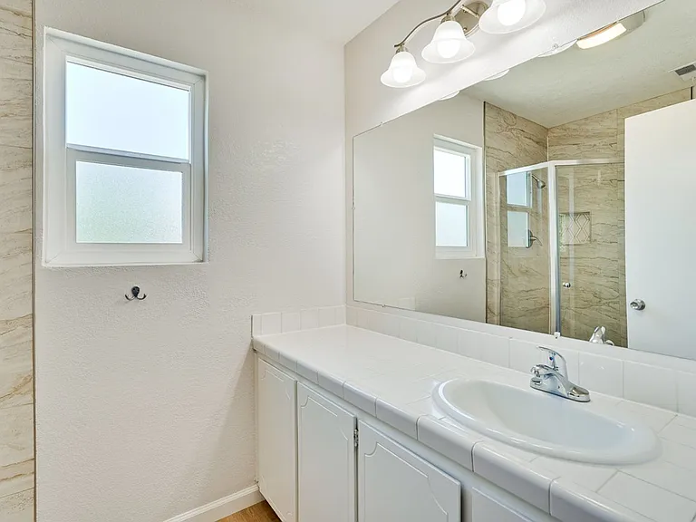6063 Pineland Ave — Photo 32