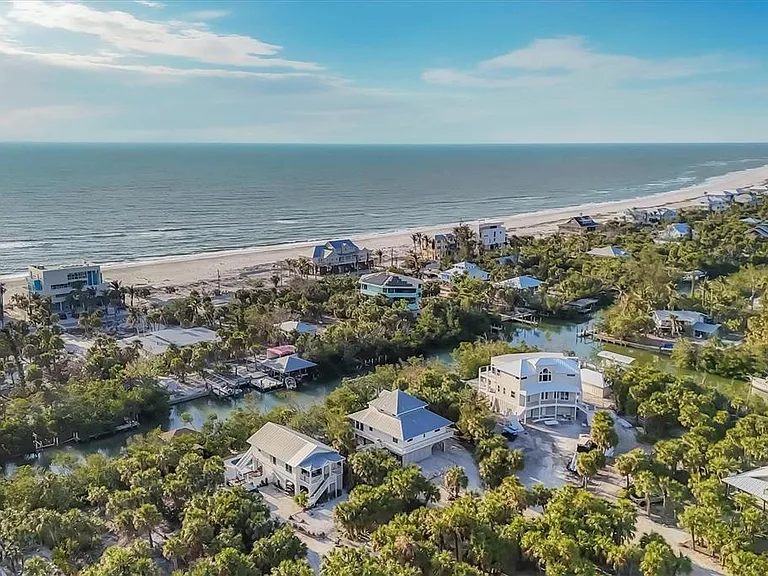 51 Palm Dr — Photo 3