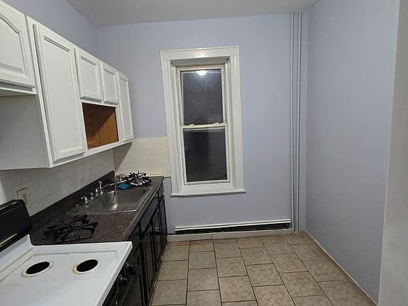 3rd image of 237 Lexington Ave #1A