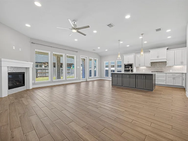 15330 Legacy Park Way — Photo 12