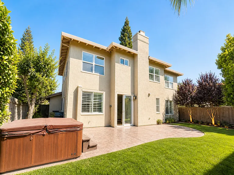 2830 Ashland Dr — Photo 6