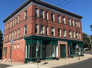 226-230 Sargeant St, Holyoke, MA 01040