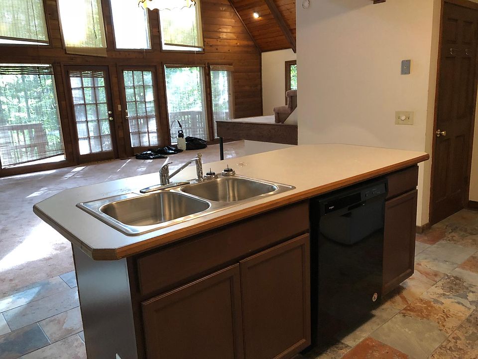 2nd image of 2668 Valleyhill Dr