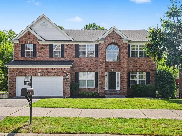 118 Cabin Branch Cir, Hendersonville, TN 37075