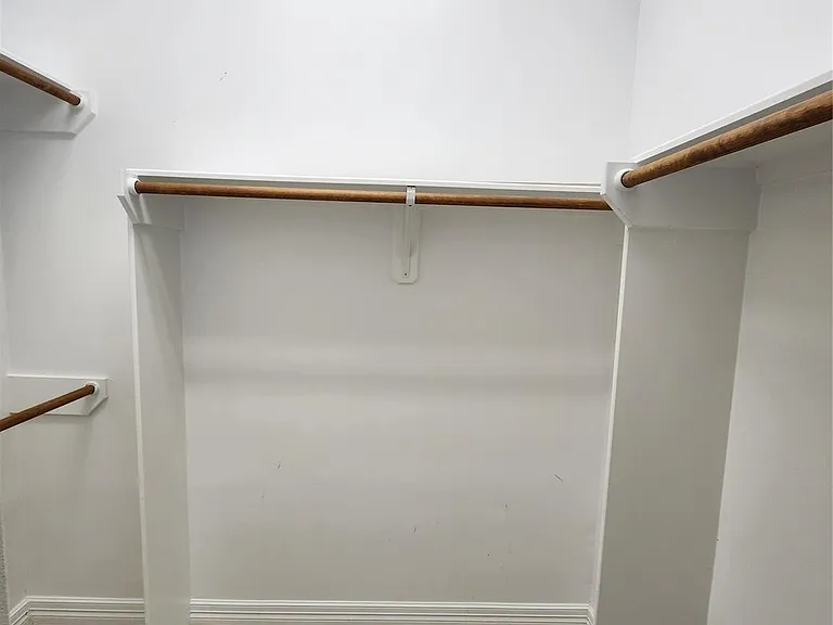 8440 Majestic Lake Ct — Photo 23