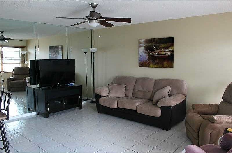 1st image of 3045 Newport N