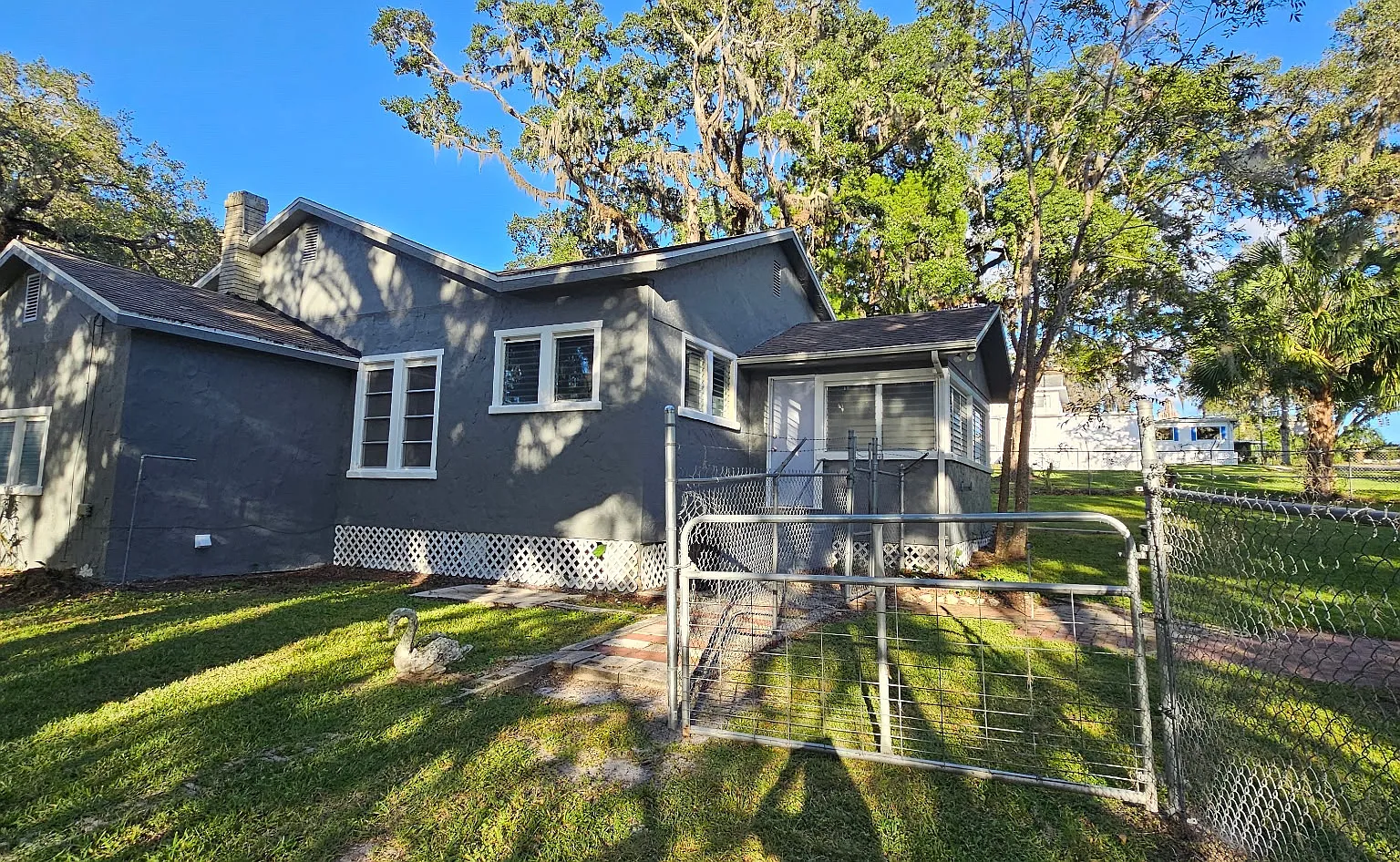 406 E Jefferson St — Photo 2