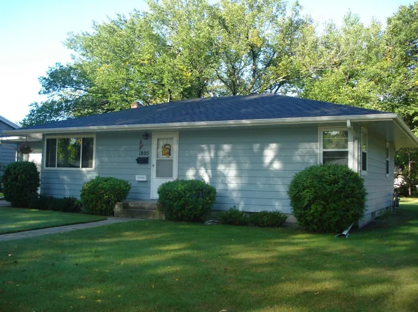 1805 15th St S, Moorhead, MN 56560