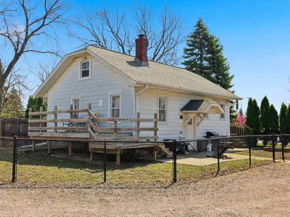 307 W Army Trail Rd, Bloomingdale, IL 60108