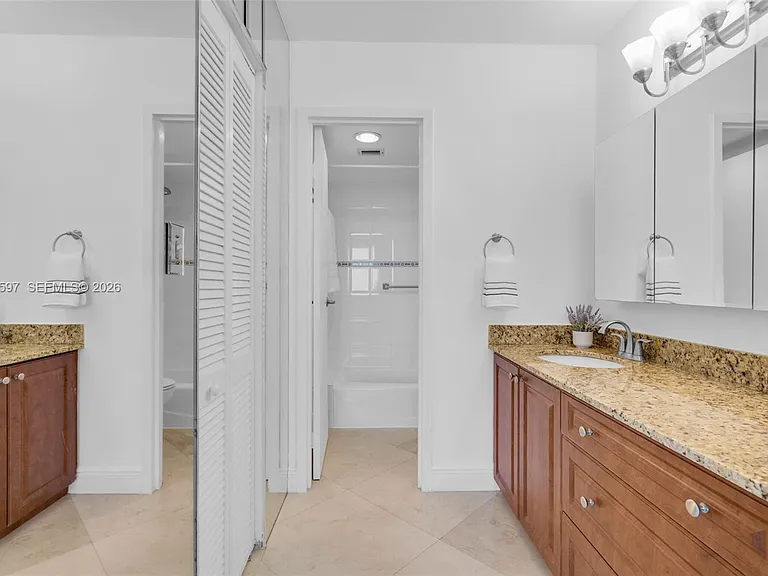 2333 Brickell Ave #1109 — Photo 24