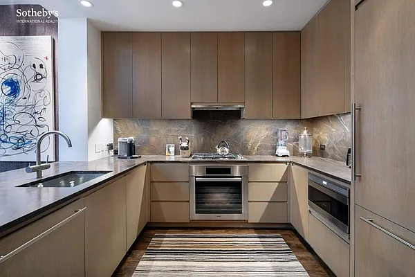 Sold by Sotheby's International Realty | media 3