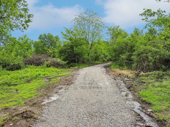 Hobbs Creek Dr, Collinsville, OK 74021