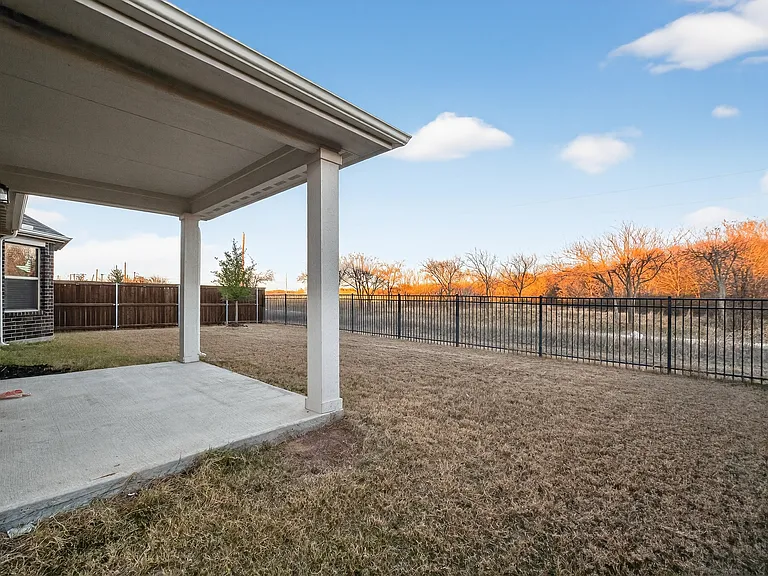 2704 Rambling Rd — Photo 38
