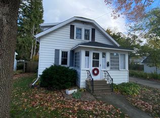 2114 Nebraska St, Oshkosh, WI 54902