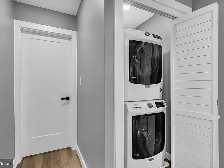 1505 W St SE #1 — Photo 16