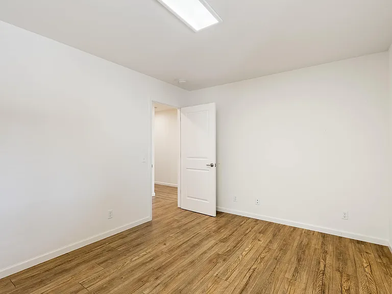 222 Mortimer Ln — Photo 18