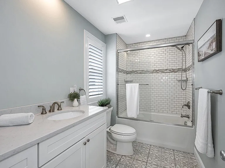 352 Portsmouth Ave — Photo 22
