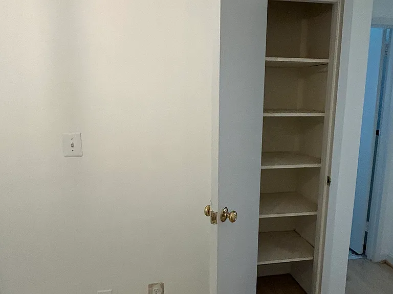 2036 N Woodrow St — Photo 13