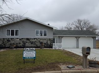 1103 Circle Drive, Flandreau, SD 57028
