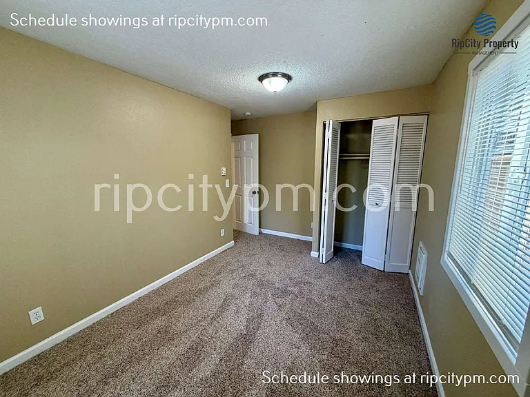 17500 E Burnside St — Photo 14