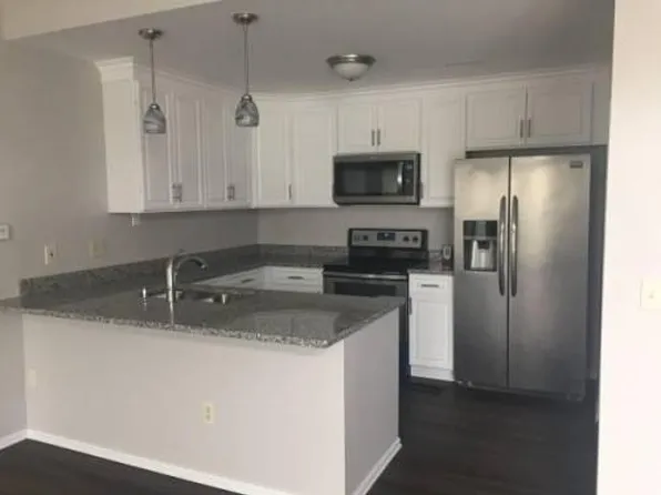 824 Hampton Place Blvd, Troy, NY 12180