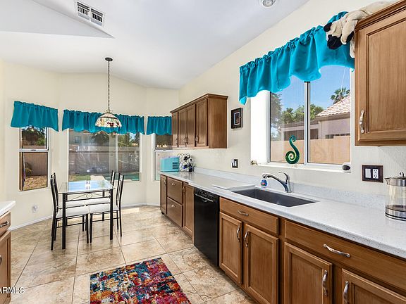5th image of 11221 W AMELIA Avenue