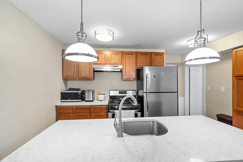 1 bed, 1.0 bath, 450 sqft, $1,150 — Photo 1