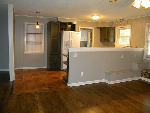 3rd image of 6245 Mars Ave