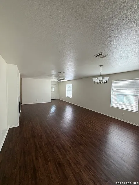 3 bed, 2.0 bath, 1608 sqft, $1,800 — Photo 4