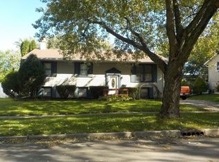 161 Egan Dr, Streamwood, IL 60107