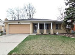 1810 Greenbrier Dr, Madison Heights, MI