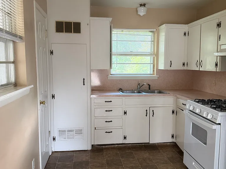 613 Ellen Dr — Photo 17
