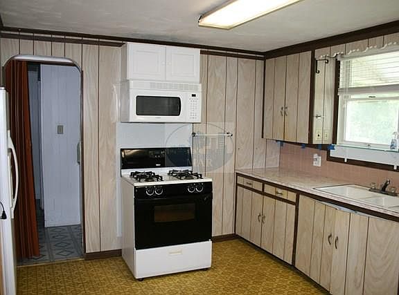 2nd image of 708 W Longview Ave