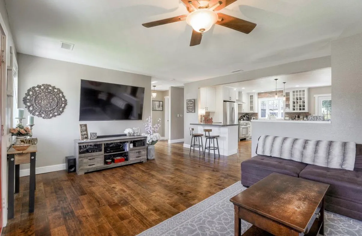 3 bed, 1592 sqft, $5,750 — Photo 4