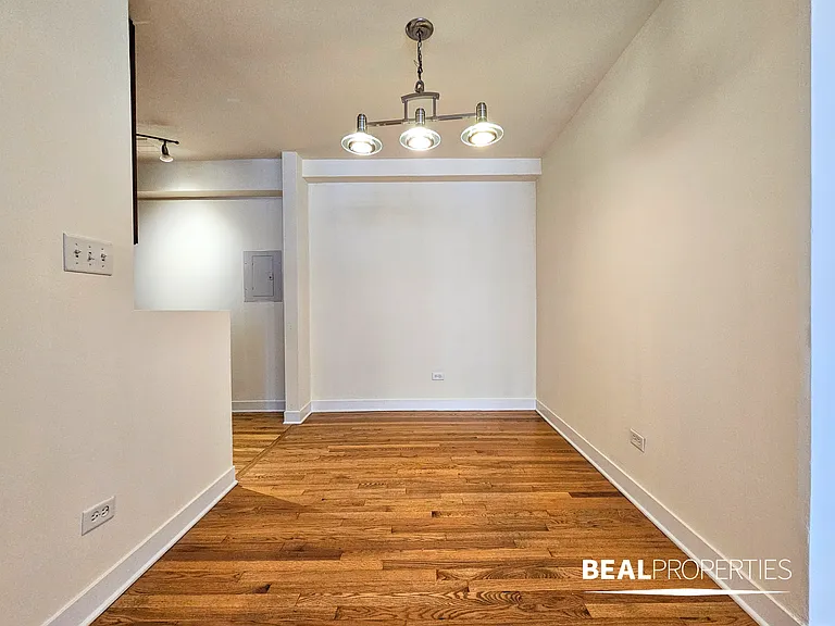 625 W Wrightwood — Photo 20