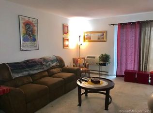 10 Tuttle St APT 2E, Stamford, CT 06902