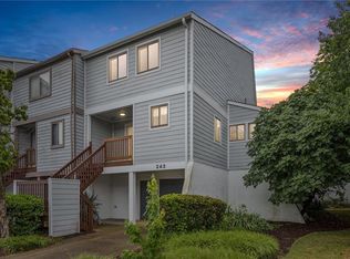 243 Mill Point Dr, Hampton, VA 23669