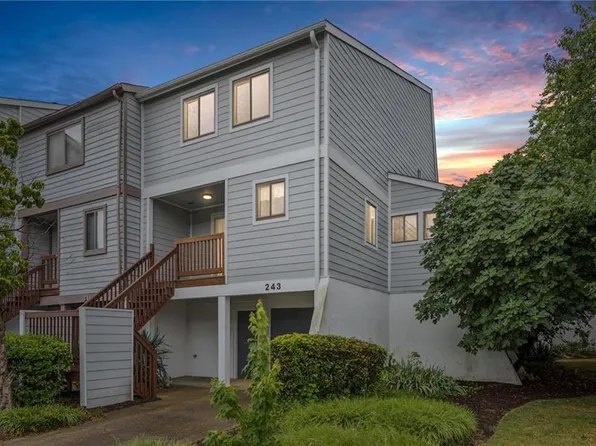 243 Mill Point Dr, Hampton, VA 23669