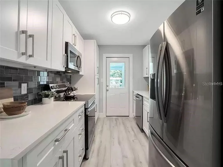 3101 Oxford St — Photo 10