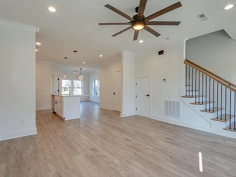 417 Lellyett Ave — Photo 4